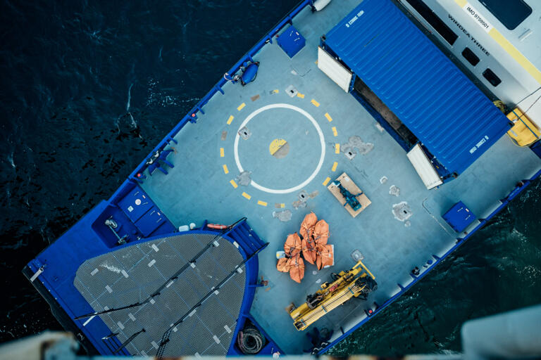 EWE Offshore Windkraftanlage vor Borkum zeigt den Arbeitsalltag der Besatzung