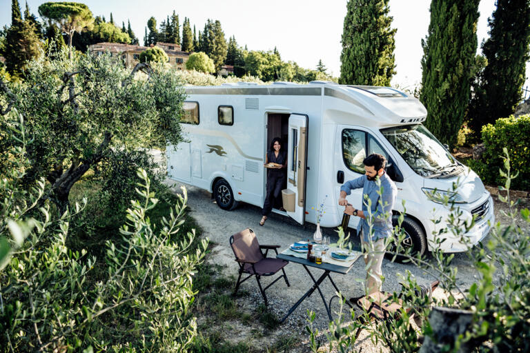 Laika Kosmo low lifestyle automotive Fotografie auf einem Agritourismo in der Toskana